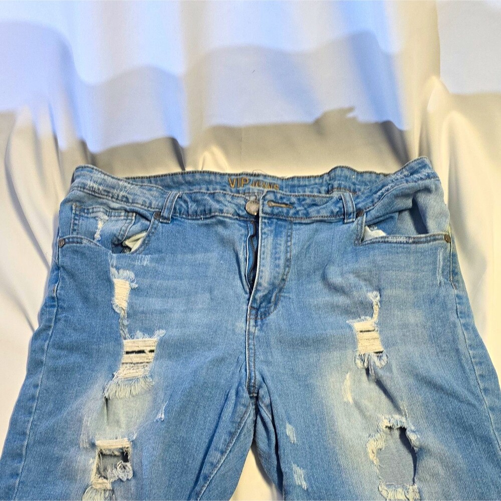 V.I.P. Cut off Jean shorts Size 18 Light Wash Distressed Stretch Denim Blue